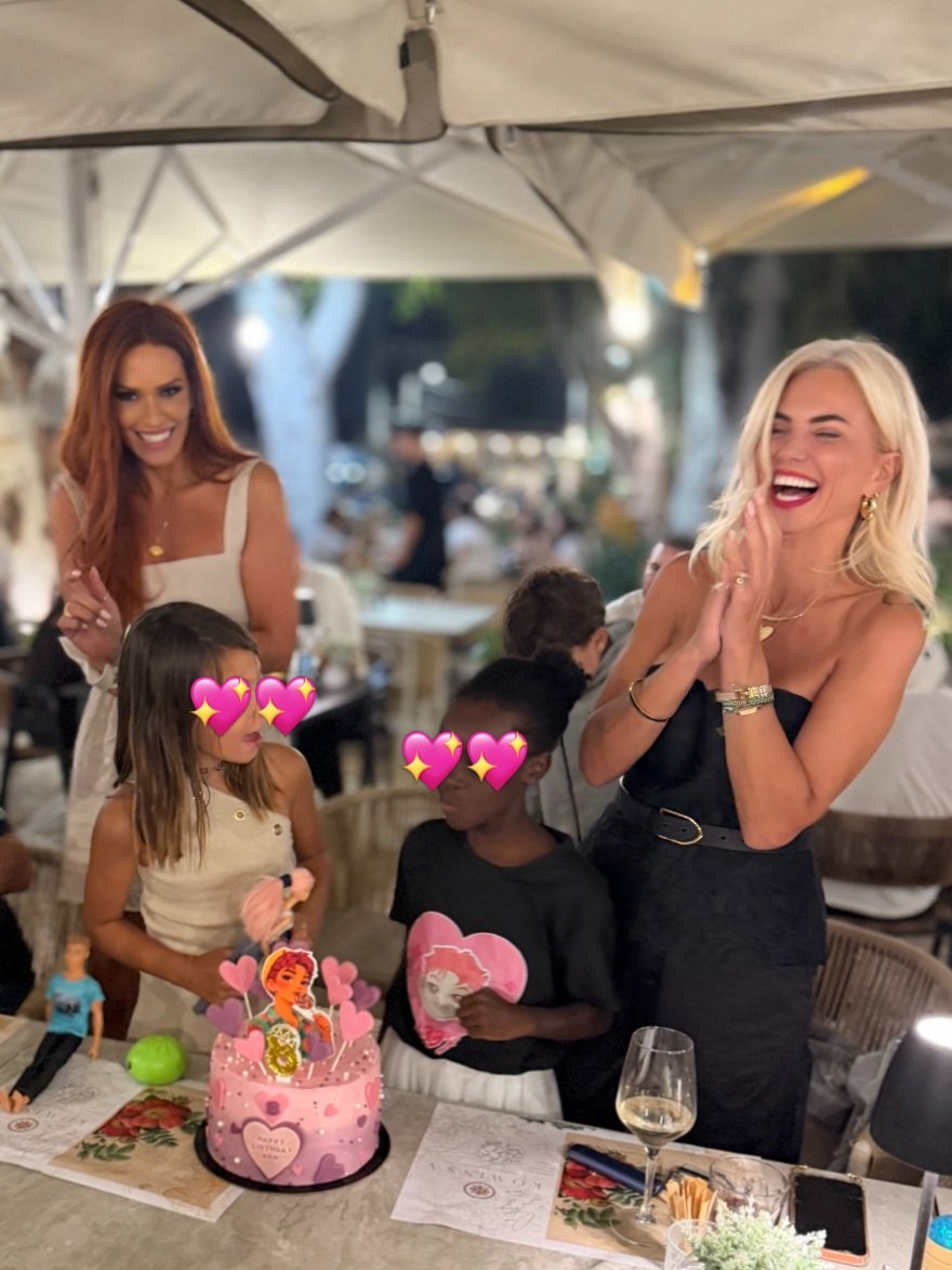 Ο φερόμενος νέος σύντροφος της Σίσσυς Χρηστίδου πόζαρε με τη βαφτιστήρα της, δείτε φωτογραφία