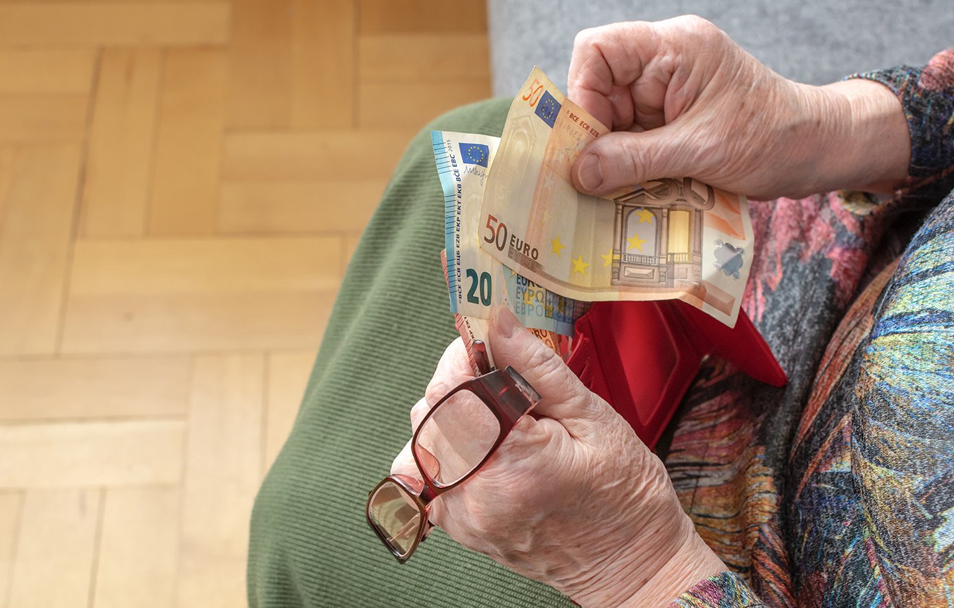 «Τρύπες» στη ρύθμιση για τις συντάξεις χηρείας βλέπουν οι συνταξιούχοι – Οι τέσσερις ενστάσεις