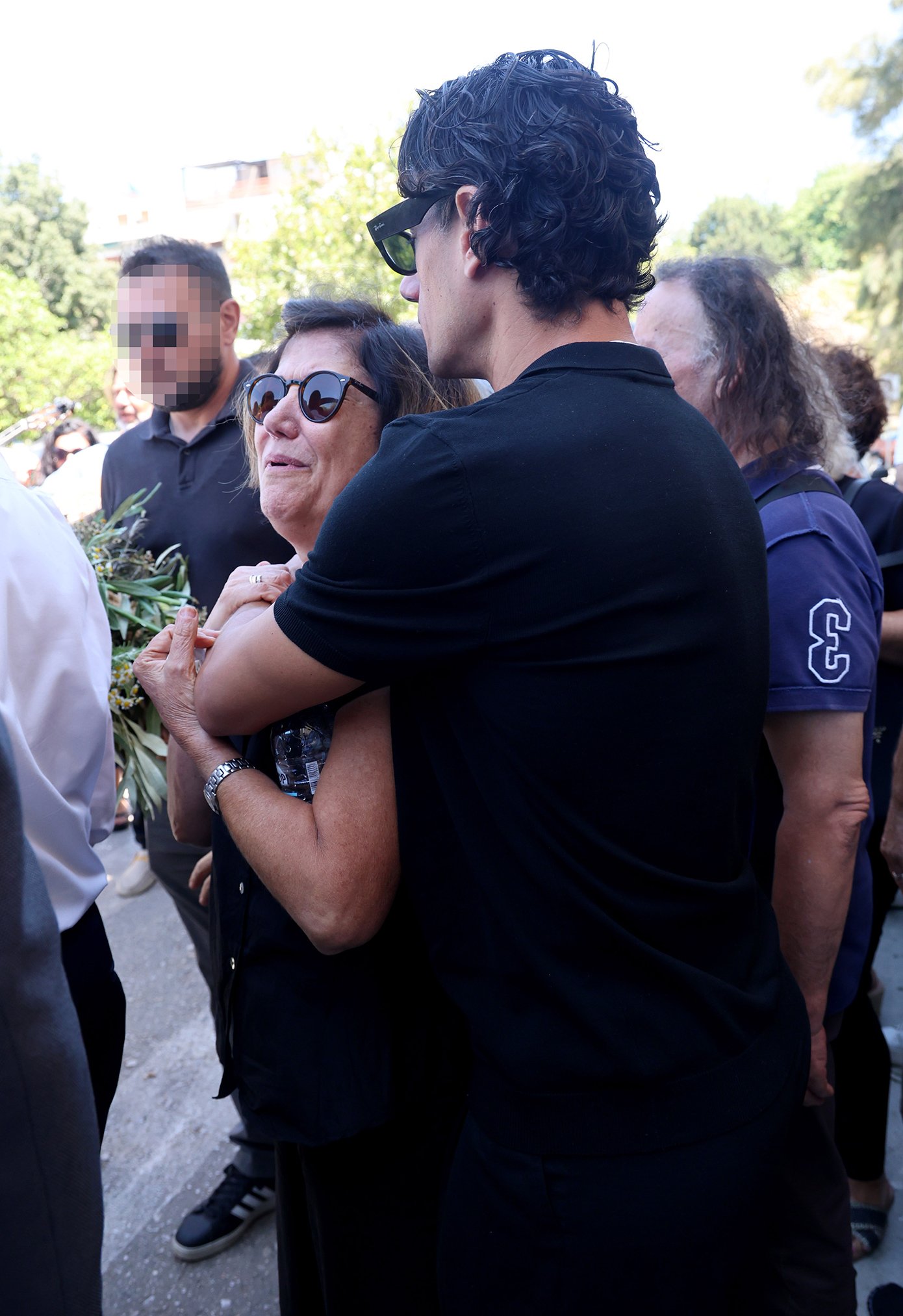 Πάνος Βλάχος στην κηδεία του Νίκου Καλογερόπουλου