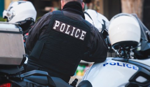 Αρχιφύλακας βιντεοσκοπούσε κρυφά γυναίκες αστυνομικούς στην τουαλέτα Τμήματος, καταδικάστηκε σε 6 μήνες με αναστολή
