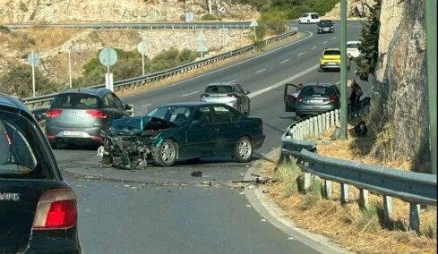 Ατύχημα και σήμερα στον δρόμο... καρμανιόλα 