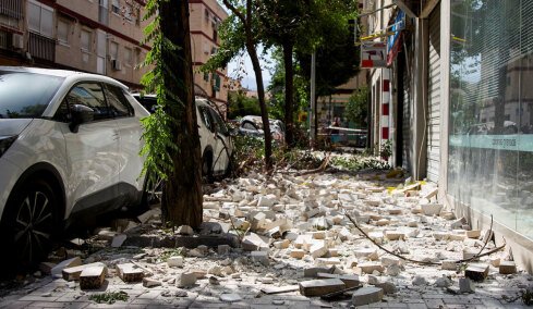 «Δεν σκοτώνουν οι σεισμοί ανθρώπους»: Γνωστός σεισμολόγος κατηγορεί τους αρχιτέκτονες για τους θανάτους  