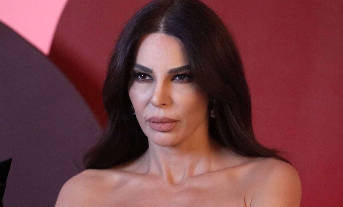 Κέλλυ Κελεκίδου