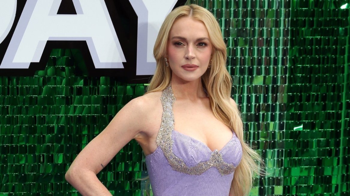 Η Λίντσεϊ Λόχαν έβαψε ξανά ginger τα μαλλιά της, δείτε φωτογραφίες