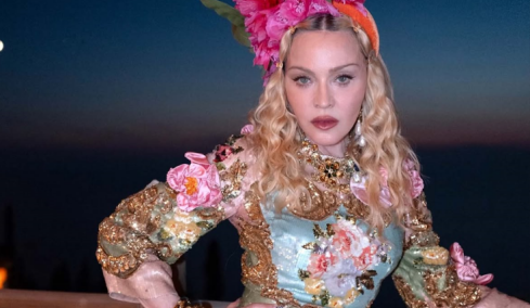 Madonna: Έσπασε πιάτα στο ελληνικό γλέντι για τα 68α γενέθλιά της