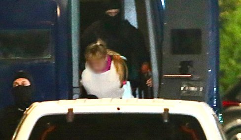 Στη ΓΑΔΑ κρατείται η 46χρονη που κατηγορείται για την επίθεση στη Marfin, δείτε βίντεο και φωτογραφίες  