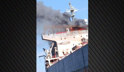 Χτυπήθηκε ελληνόκτητο bulk carrier ανοικτά του Νοβοροσίσκ στη Μαύρη Θάλασσα, διασώθηκαν οι 21 ναυτικοί, δείτε φωτογραφίες
