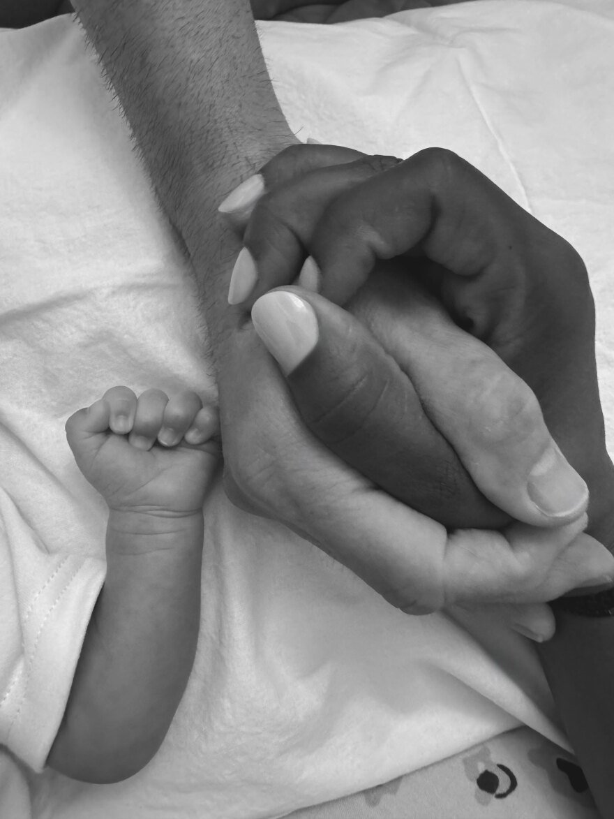 Η Ελίζαμπεθ Ελέτσι έγινε μητέρα για πρώτη φορά, γέννησε πρόωρα πριν από δύο μήνες