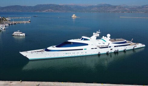 Η «φτώχεια» των δισεκατομμυριούχων: Το mega yacht που δίνει 15.000 ευρώ τον μήνα για ρεύμα και 12.000 για να μένει δεμένο  