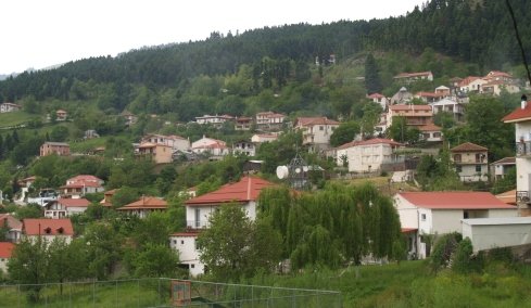 Το ελληνικό χωριό που αντιστέκεται στο δημογραφικό: Το 70% των ζευγαριών είναι πολύτεκνα ή τρίτεκνα