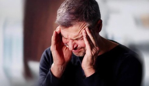 Αναγνωρίστε τα 6 αιφνίδια προειδοποιητικά σημάδια του εγκεφαλικού – Γιατί κάθε λεπτό μετράει  