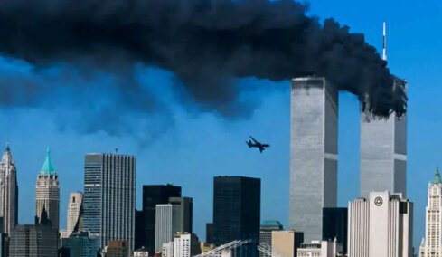 25 χρόνια μετά την 11η Σεπτεμβρίου: Η αδελφή του «Άνθρωπου που πέφτει» αποκαλύπτει την αλήθεια για τη συγκλονιστική φωτογραφία