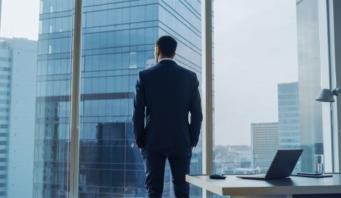 Σκέφτηκε μια απλή ιδέα στην καφετέρια και στα 36 του βγάζει 51 εκατ. ευρώ τον χρόνο
