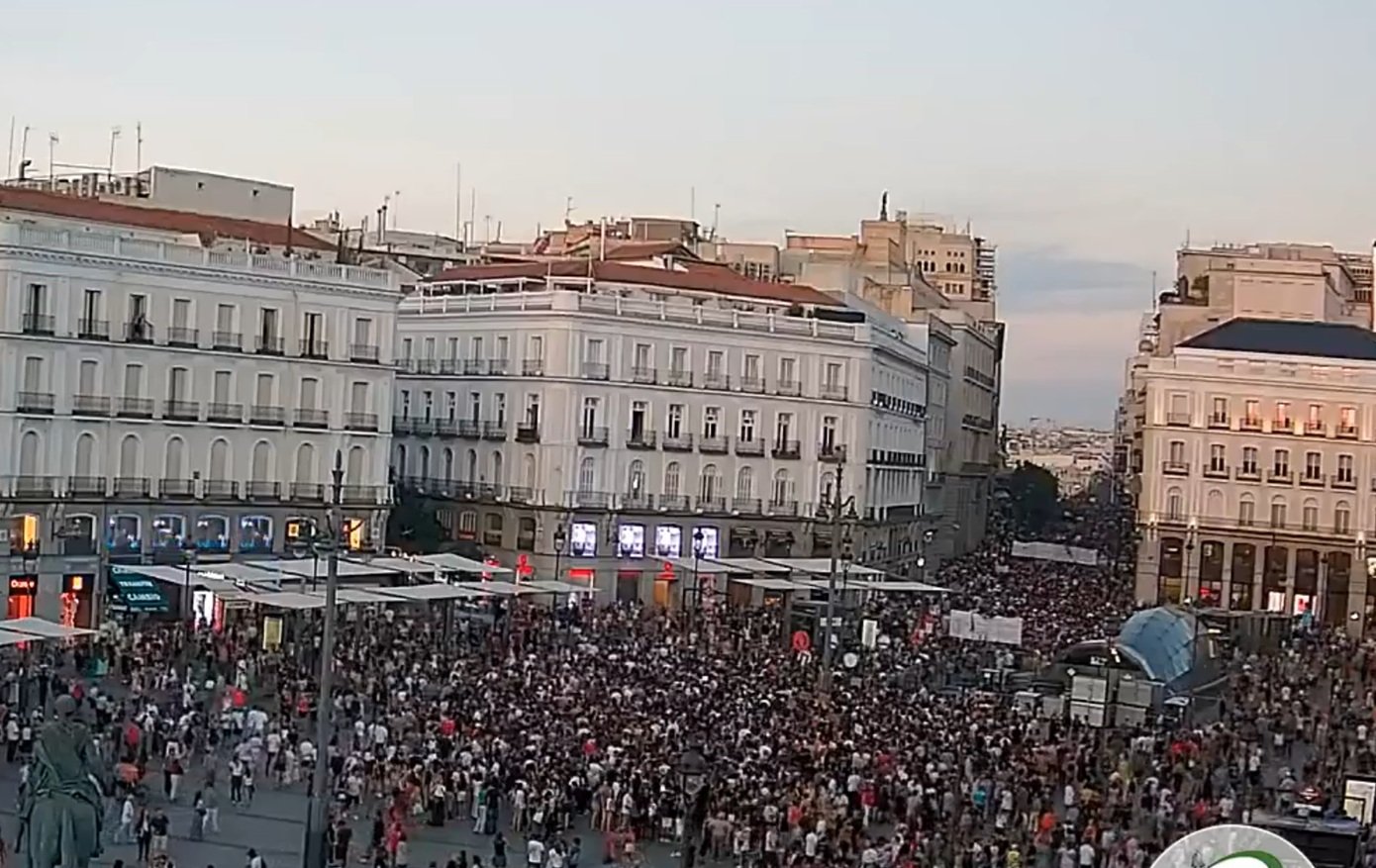 Χιλιάδες διαδηλωτές στους δρόμους της Μαδρίτης – Ζητούν μέτρα για τη στεγαστική κρίση μετά την έξωση της 87χρονης Μαρικάρμεν