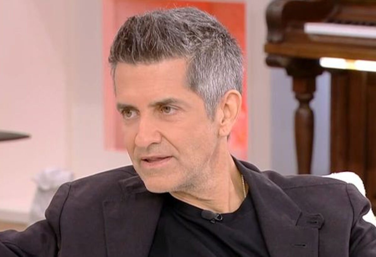 Ο Φοίβος κατά τη διάρκεια της συνέντευξης στη Ναταλία Γερμανού