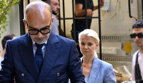 Προφυλακίστηκαν οι γιατροί για τον θάνατο του Μαζωνάκη: Το ΕΚΑΒ κατηγόρησε η Γάκα, «έμπλεξα λόγω της γυναίκας μου αλλά τη λατρεύω» είπε ο Θεοδωρόπουλος