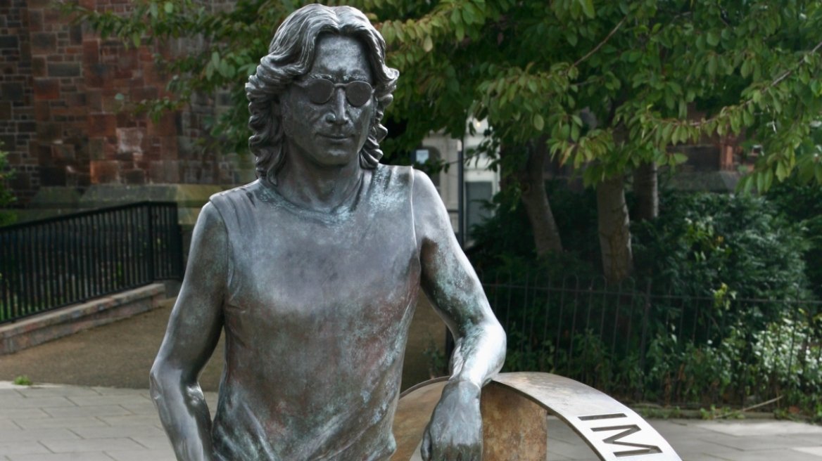 Άγαλμα του Τζον Λένον πωλείται σε δημοπρασία, η τιμή που εκτιμάται πως θα αγγίξει