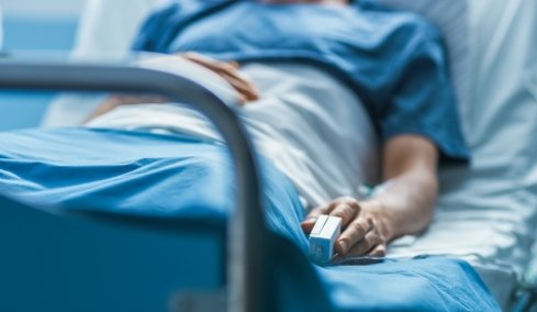 Ιδιωτική κλινική στη Θεσσαλονίκη έκανε χημειοθεραπείες, δίχως να έχει άδεια, έγραφαν φάρμακα ακόμη και σε ασθενείς χωρίς κακοήθεια!
