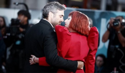 Η Lady Gaga απέκτησε το πρώτο της παιδί με τον αρραβωνιαστικό της Μάικλ Πολάνσκι 