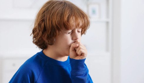 Μη φέρνετε τα παιδιά άρρωστα στο σχολείο λέει ο ΕΟΔΥ – Σε πόσες ημέρες μπορούν να επιστρέψουν  