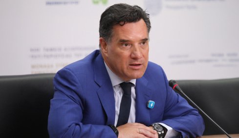 Αιχμές Άδωνι Γεωργιάδη για την κλινική όπου υπέστη ανακοπή ο Μαζωνάκης: Δεν είχε άδεια για πλασμαφαίρεση, ζήτησα έρευνα από τον ΙΣΑ