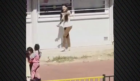 «Για μια καρέκλα με κηρομπογιές, άρχισε να ωρύεται και να βρίζει»: Ξεσπούν οι γονείς της μαθήτριας για τη διευθύντρια στα Άνω Λιόσια  