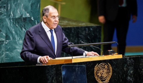 Ρωσική επίθεση από το βήμα του ΟΗΕ: Η Ευρώπη κάνει ό,τι μπορεί για ν' αποτρέψει τα ειρηνευτικά σχέδια για την Ουκρανία, λέει ο Λαβρόφ