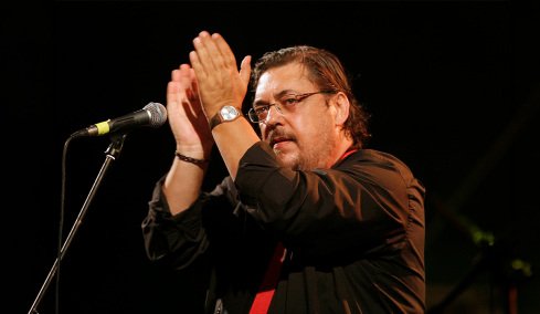 Πώς ο Μαχαιρίτσας από την αποθήκη μιας δισκογραφικής και το νεκροταφείο του Παρισιού άλλαξε το ελληνικό ροκ - Οι Τερμίτες και η ιστορία πίσω από το Διδυμότειχο Blues