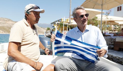 Μητσοτάκης από Καστελλόριζο: «Κλείνουμε όλα τα ανοιχτά μέτωπα στην επόμενη τετραετία» - 37 έργα υποδομών, σπίτια σε γιατρούς, εκπαιδευτικούς, κίνητρα για εγκατάσταση  