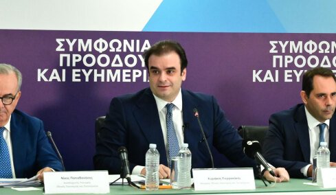 Τέλος στο «έξτρα» τεκμαρτό για 9 στους 10 επαγγελματίες, αυξήσεις σε μισθούς και συντάξεις - Δείτε πίνακες