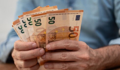 Συνταξιούχοι: 400 ευρώ αφορολόγητα τον Νοέμβριο, ποιοι είναι οι δικαιούχοι  