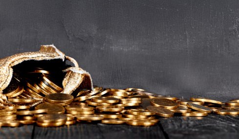 Αντί για λίρες τους έδωσε πέτρες και καλαμπόκια: 67χρονος στη Λαμία έστησε διπλή παγίδα στη σπείρα των «λογιστών με τον δορυφόρο της εφορίας» 
