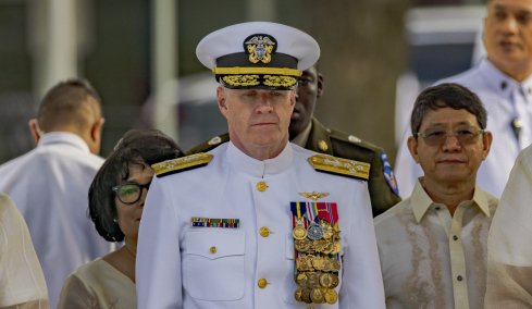 Ο ναύαρχος Σάμιουελ Παπάρο θέλει να αποτρέψει τον πόλεμο Κίνας-ΗΠΑ για την Ταϊβάν - Εμπνεύστηκε από το Top Gun και έχει υπό τις διαταγές του 400.000 άτομα