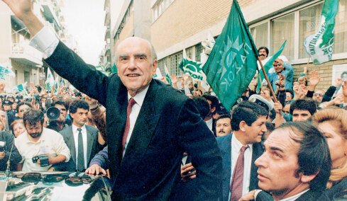 3 Σεπτεμβρίου, αναμνήσεις από τα «ωραία χρόνια»: Όταν το ΠΑΣΟΚ ήταν mainstream, μόδα και εξουσία