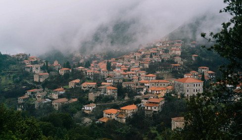 5 πέτρινα χωριά της Ελλάδας για τα Σαββατοκύριακα του φθινοπώρου