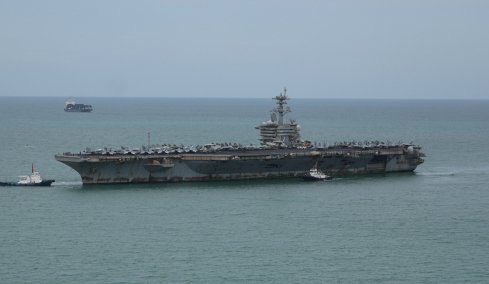 Με εκτεταμένη σκουριά το αμερικανικό αεροπλανοφόρο «USS Abraham Lincoln» μετά από 286 ημέρες εν πλω, δείτε βίντεο και εικόνες