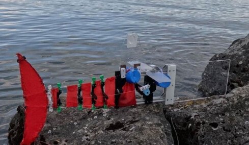 Επιστήμονες στη Νέα Υόρκη έφτιαξαν ρομπότ-ψάρια: Κολυμπούν όπως τα αληθινά σε διαφορετικά μεγέθη  