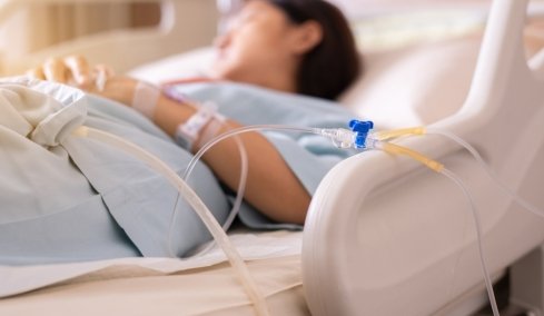 «Αυτό που πήρα λέγεται G, το έκανα με τη θέλησή μου, ζαλίστηκα, μούδιασα και έπεσα»: Η περιγραφή της 21χρονης από την Πάρο που έπεσε σε κώμα
