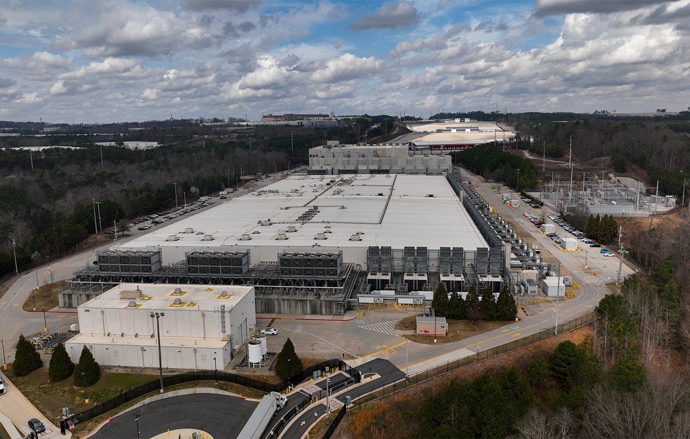 Εργάτες στα data centers της Google και της Microsoft καταγγέλλουν ηλεκτροπληξίες, απλήρωτους μισθούς και συνθήκες εξαθλίωσης