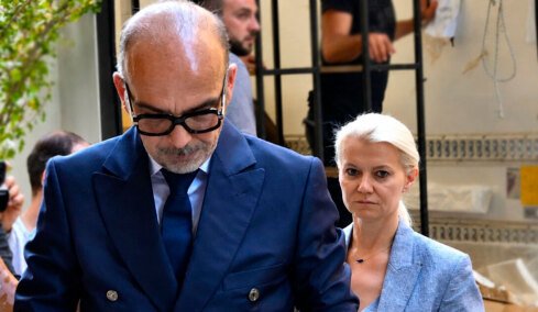 Ρήξη Γάκα και Θεοδωρόπουλου για τον θάνατο Μαζωνάκη: Είχε γίνει πλασμαφαίρεση με μέθη στην κόρη τους, σύμφωνα με μήνυμα σε ομαδική συνομιλία