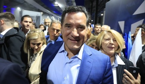 Γεωργιάδης κατά Δένδια: Απορώ με υπουργούς που επέλεξαν να λείπουν από τη γιορτή της ΝΔ επειδή λέει είχαν άλλες υποχρεώσεις