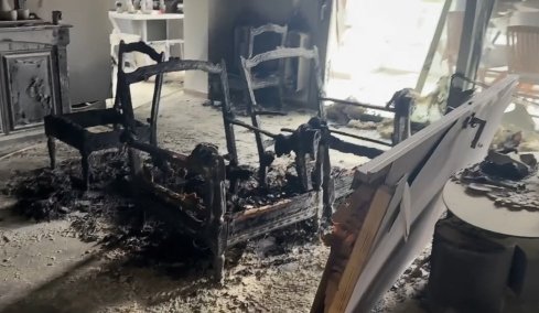 Στη Λευκάδα συνελήφθη ο υπαξιωματικός του Πολεμικού Ναυτικού που έκαψε το σπίτι πρώην συντρόφου του στην Γλυφάδα