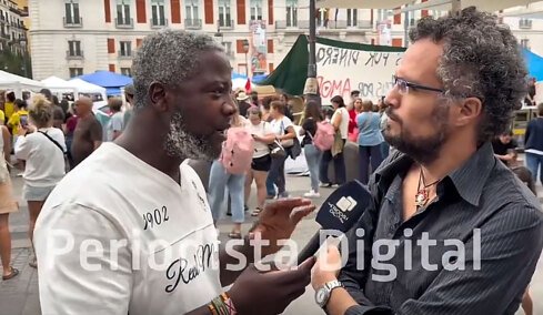 Επικό βίντεο: Ισπανός κομμουνιστής, ιδιοκτήτης δύο διαμερισμάτων που τα νοικιάζει σε μετανάστες, κατέβηκε σε διαδήλωση για το στεγαστικό!