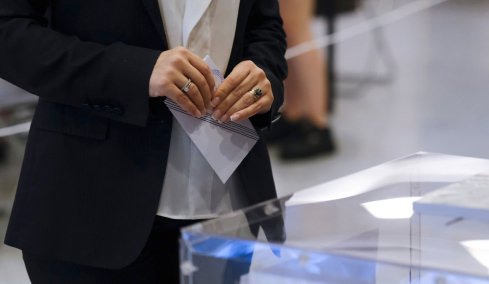 Opinion Poll: Στο 31,5% η ΝΔ στο λεκανοπέδιο Αττικής, προβάδισμα 14,6 μονάδων από την ΕΛ.Α.Σ και 21,3 από το ΠΑΣΟΚ, το 47,8% θέλει αυτοδύναμη κυβέρνηση 
