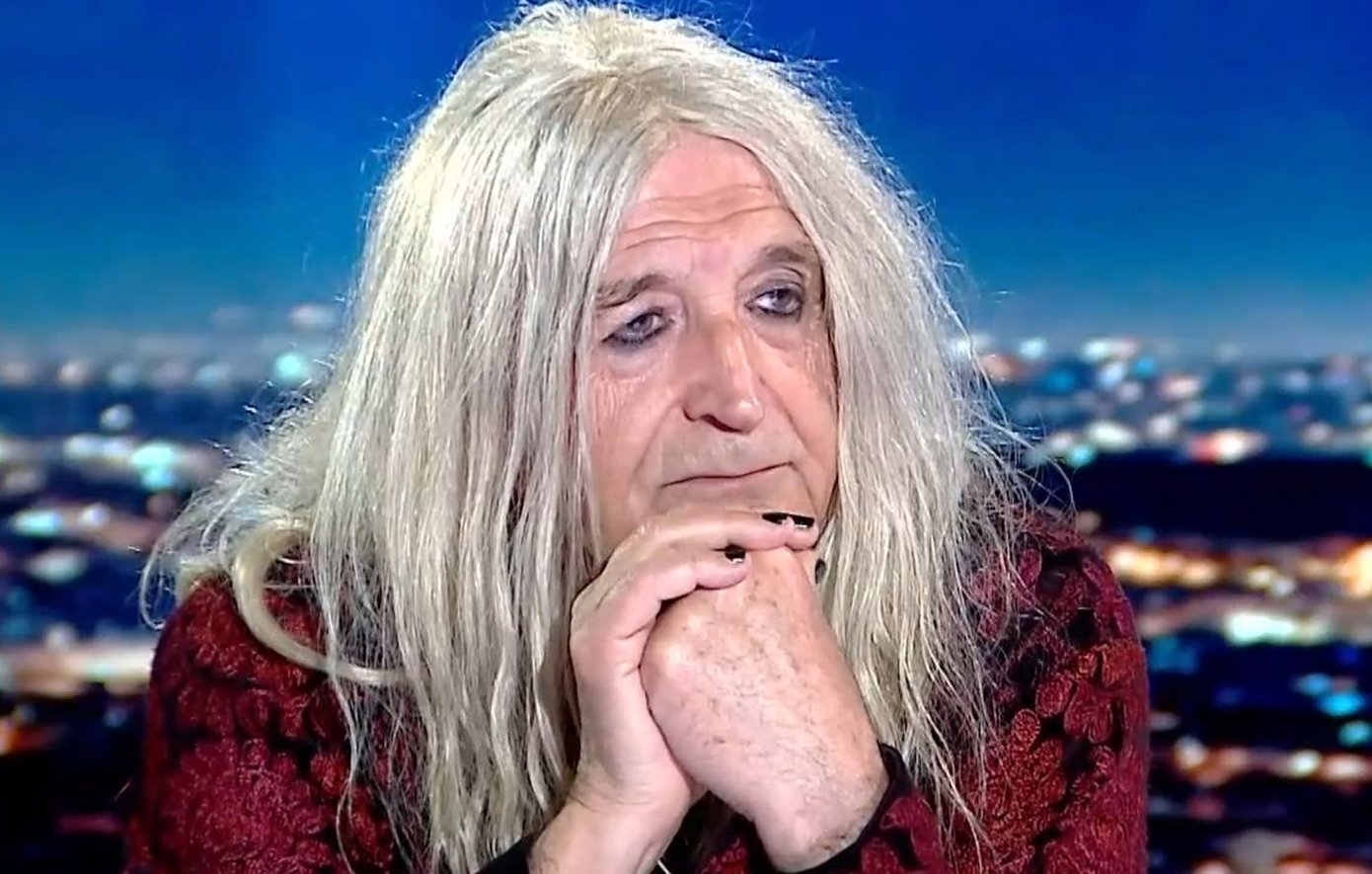 Νίκος Καρβέλας