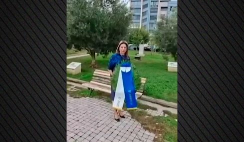 Η Καρυστιανού κατέθεσε τελικά μόνη της στεφάνι στη Θεσσαλονίκη για την 28η Οκτωβρίου, δείτε βίντεο