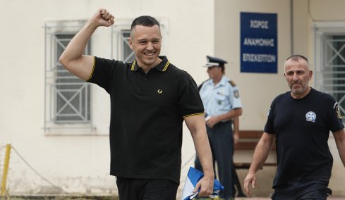Η αντίδραση του Ηλία Κασιδιάρη για την ανάρτηση του Δημήτρη Γιαννακόπουλου με το πρόγραμμα της Συμμαχίας Ελλήνων