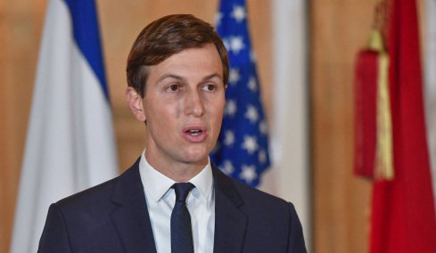 Vanity Fair: Ολλανδικές μυστικές υπηρεσίες χάκαραν το κινητό του Κούσνερ - Ύποπτες μεταφορές χρημάτων στη Μέση Ανατολή