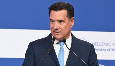 «Ένα γράμμα καρδιάς στους ανθρώπους που με κράτησαν στη ζωή»: Ασθενής ευχαριστεί το προσωπικό στο Τζάνειο, «πάντα δίπλα μας το ΕΣΥ» λέει ο Άδωνις Γεωργιάδης