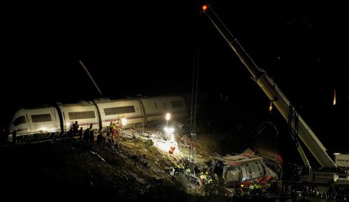 «Συνεχίστε με κανονική πορεία»: Ηχητικά ντοκουμέντα αποκαλύπτουν τι συνέβη πριν από την πολύνεκρη σύγκρουση των τρένων στην Ισπανία